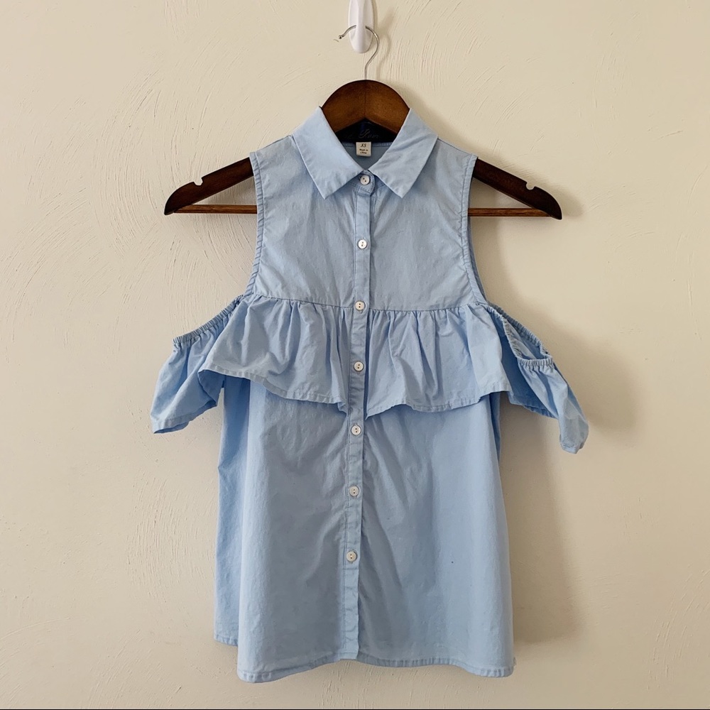 Francesca’s Cold Shoulder Top Size XS